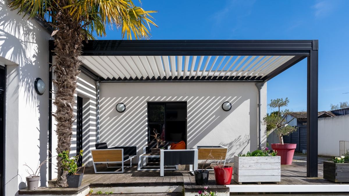 Is the Outsunny Metal Patio Gazebo Strong Enough for All Seasons?