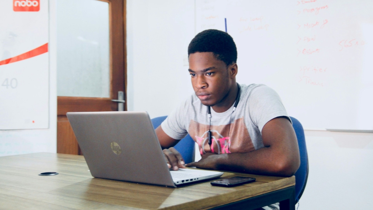 Everything You Need to Know About the HP i5-1235U Laptop