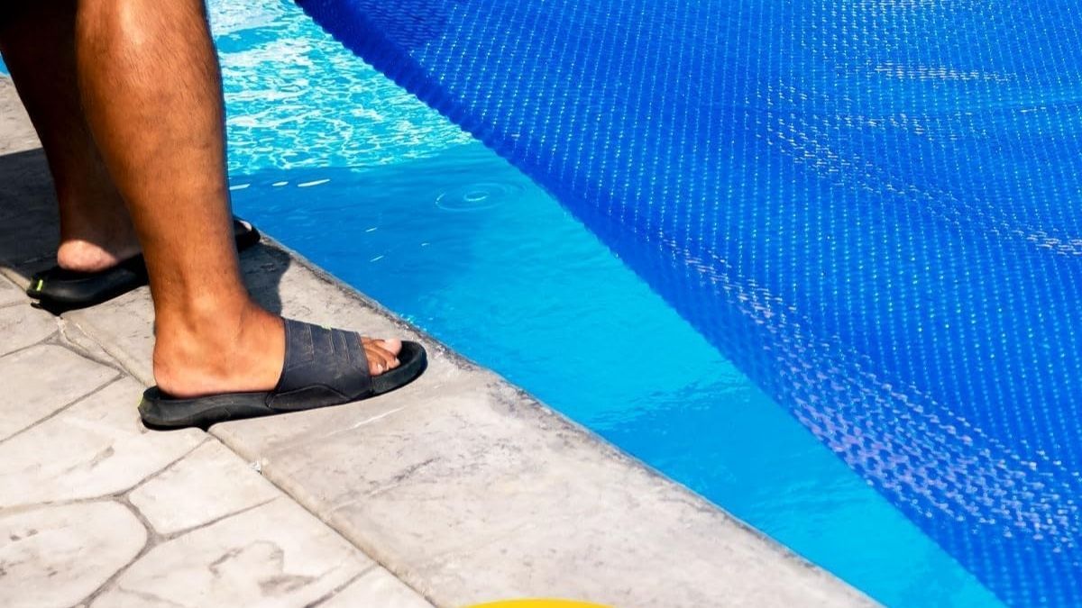 Sun2Solar Blue 18 ft x 38 ft Rectangle Solar Cover