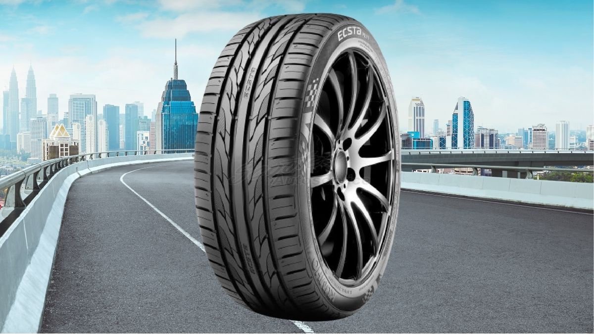 Kumho Ecsta PS31 Summer Performance Tire