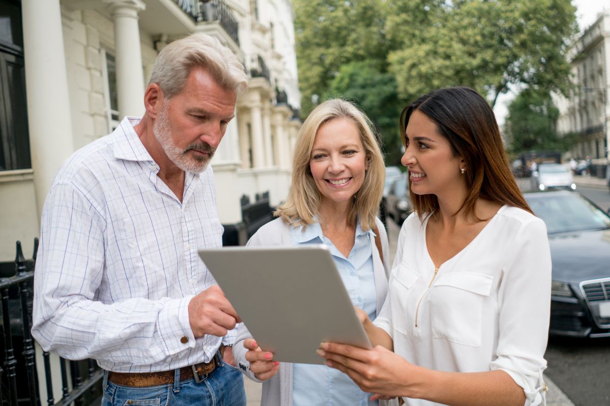 HomeLight Simple Sale: Here’s What Homeowners Need to Know in 2025