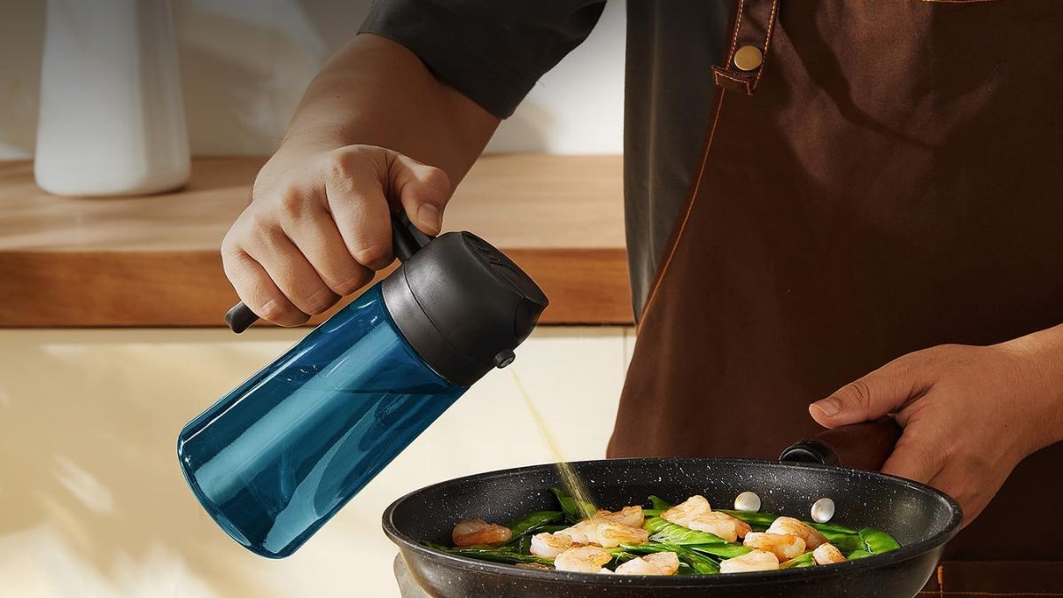 TrendPlain 16oz/470ml Blue Glass Olive Oil Sprayer for Cooking