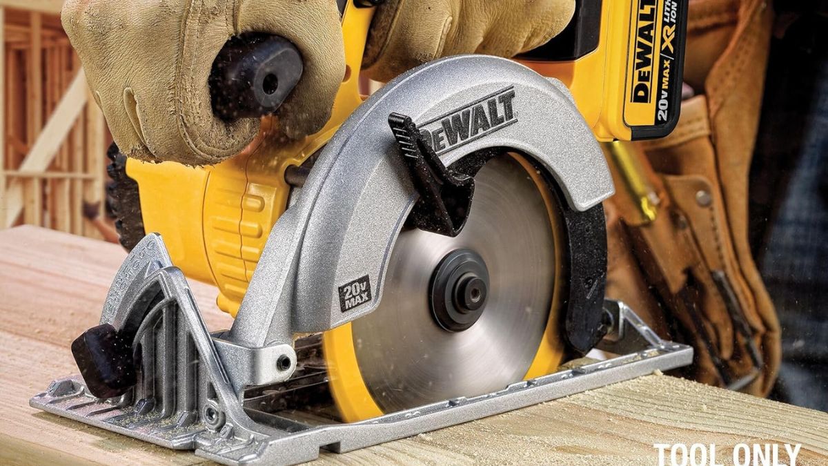 How the DEWALT DCS391P1 Delivers Pro-Grade Cutting Without the Cord