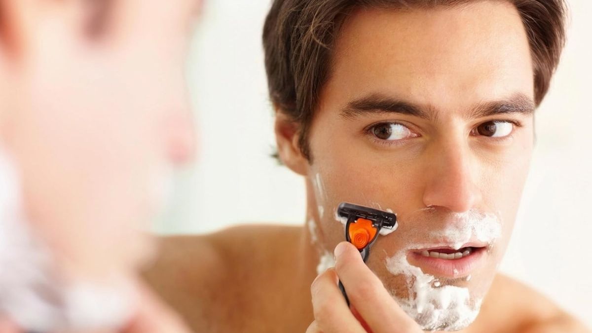 BIC Comfort 3 Men's Refillable Razor 12-Pack