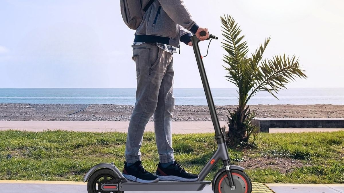 VOLPAM Electric Scooter: Powerful Motor Options & Impressive Range for Urban Commuters