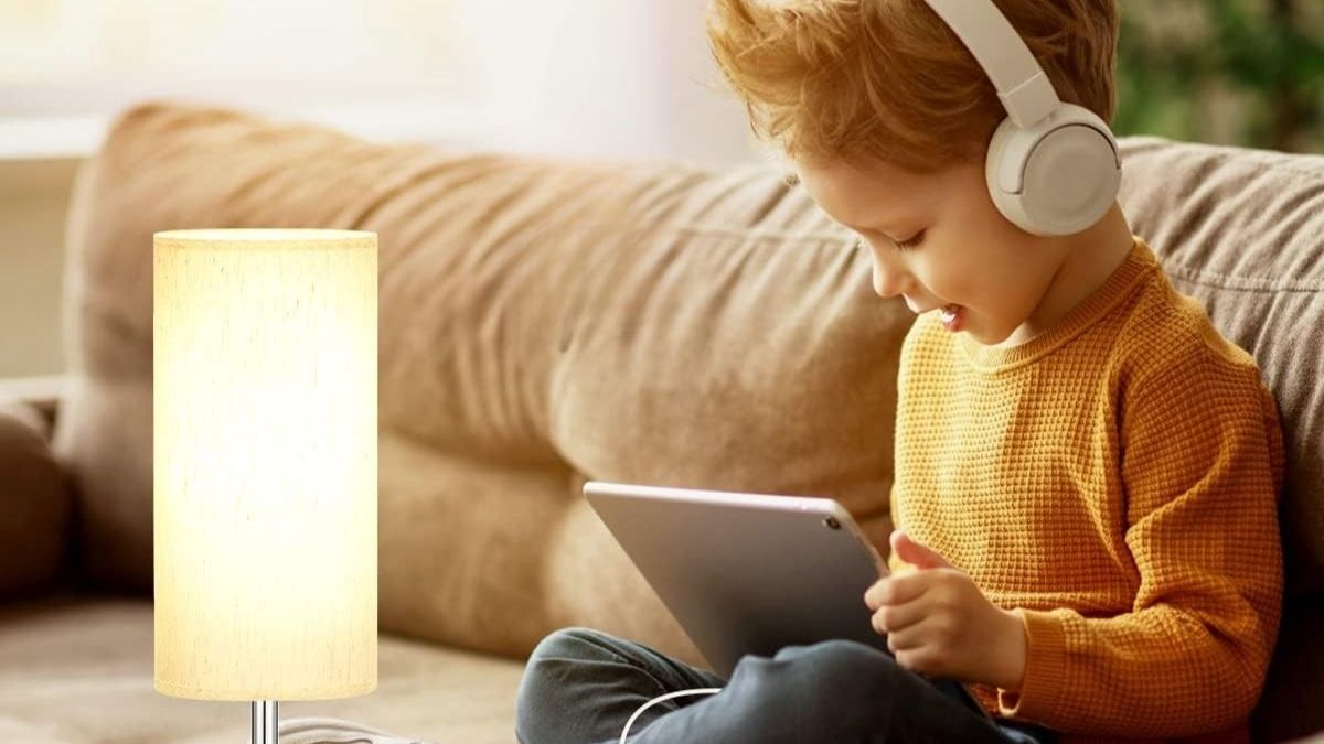 Fenmzee Bedside Table Lamp: 3-Way Dimmable Touch Lamp with USB-C Charging & Wood Base