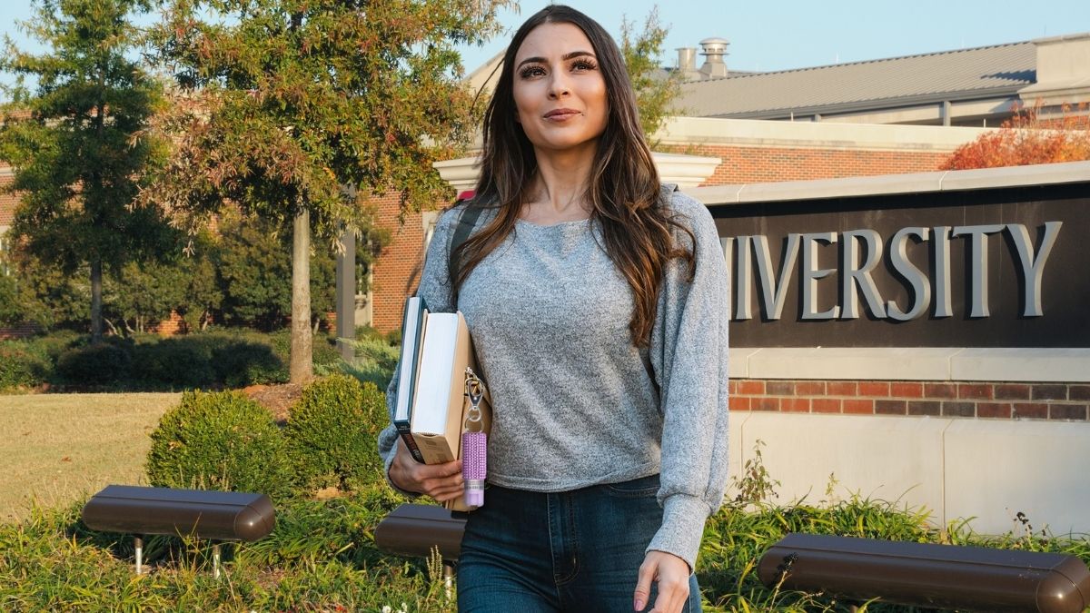 SABRE Pepper Spray, Quick Release Keychain for Easy Carry and Fast Access, Finger Grip for More Accurate and Faster Aim, Maximum Police Strength OC Spray, 0...