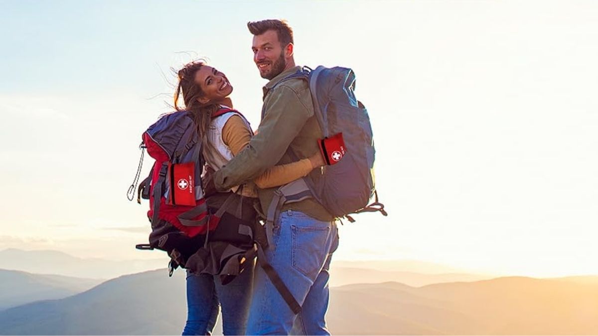 Compact Safety: Why the 140-Piece Mini First Aid Kit Belongs in Every Situation
