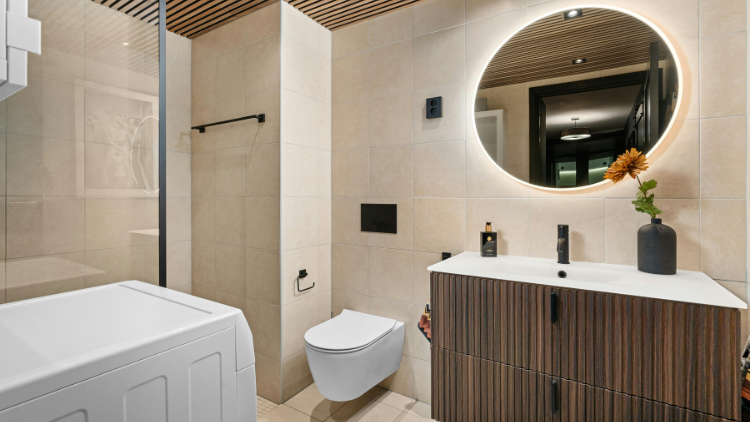 Remodel Realities: What Bath & Shower Pros Reveal About Bathroom Transformations