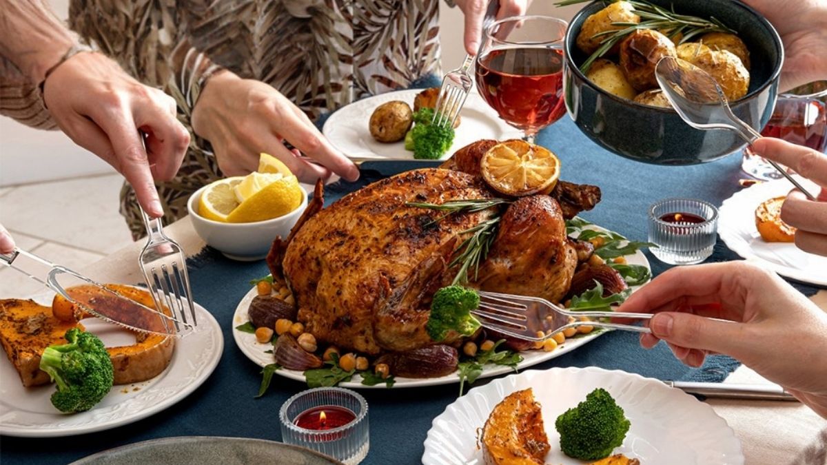 Dealusy 360 Count Extra Heavy Duty Clear Plastic Knives