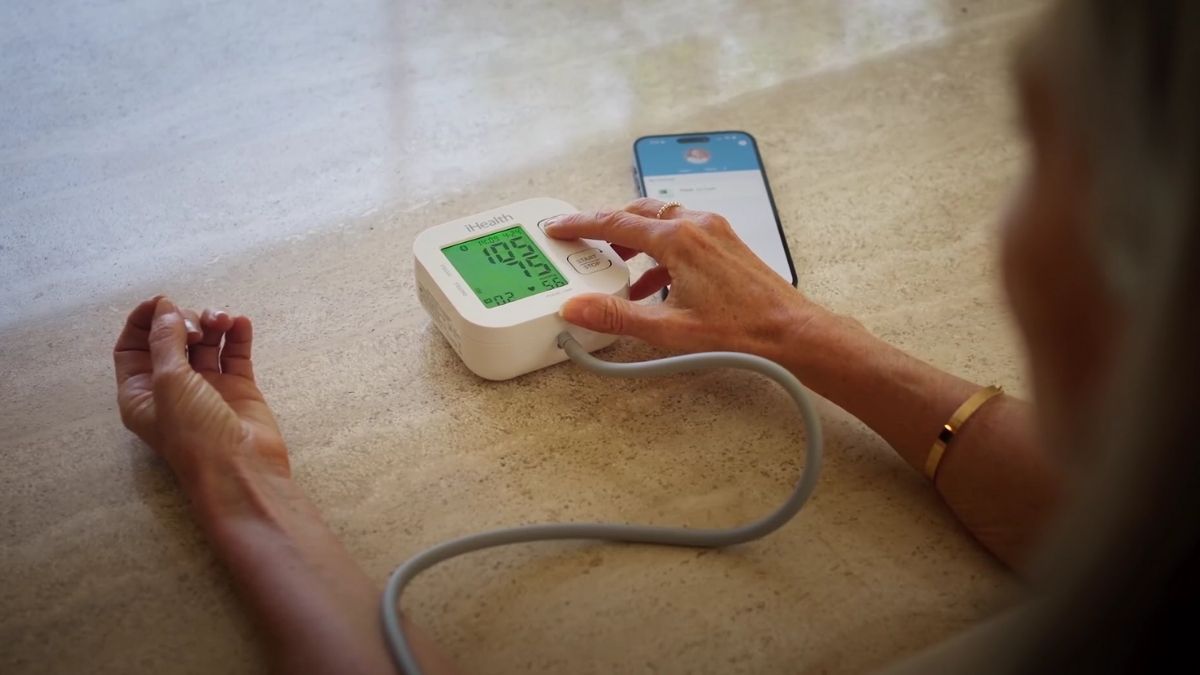 iHealth Track Smart Upper Arm Blood Pressure Monitor