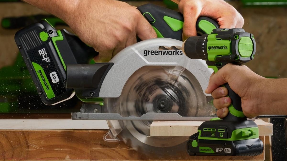 GREENWORKS 24V Brushless Drill & 6.5″ Circular Saw Combo