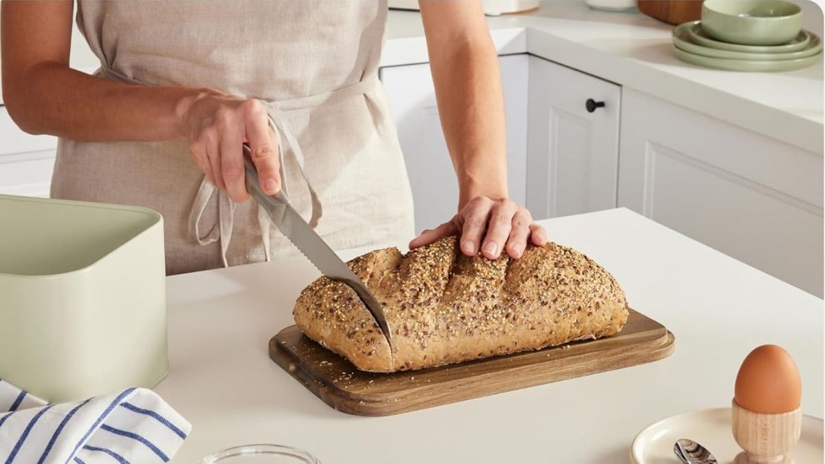 Amazon Basics Carbon Steel Bread Box with Acacia Wood Lid: Simple Storage That Makes a Difference