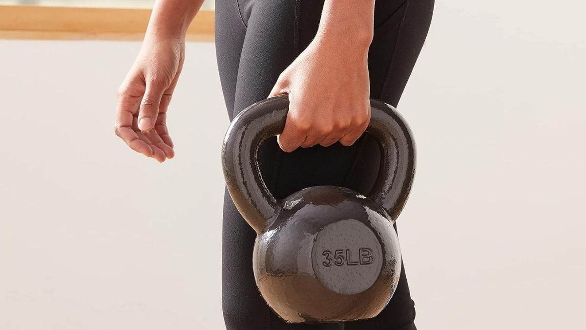 Amazon Basics 35-Pound Cast Iron Kettlebell: A Smart Strength Tool for Your Home Gym