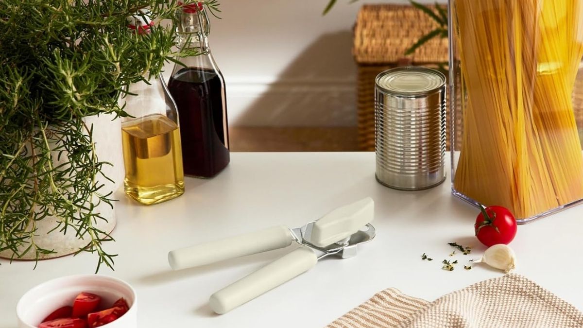 Amazon Basics Manual Can Opener: A Simple Tool You’ll Reach for Daily