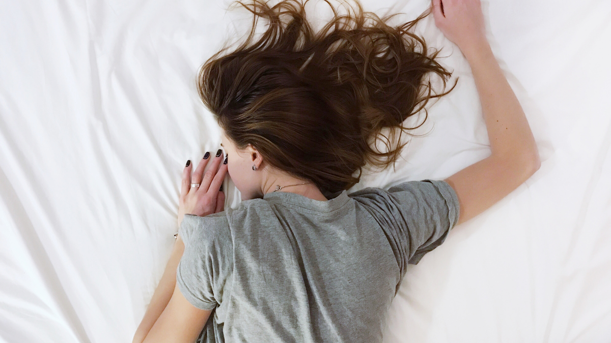 Cooling Bed Sheets Explained: What Hot Sleepers Should Look For