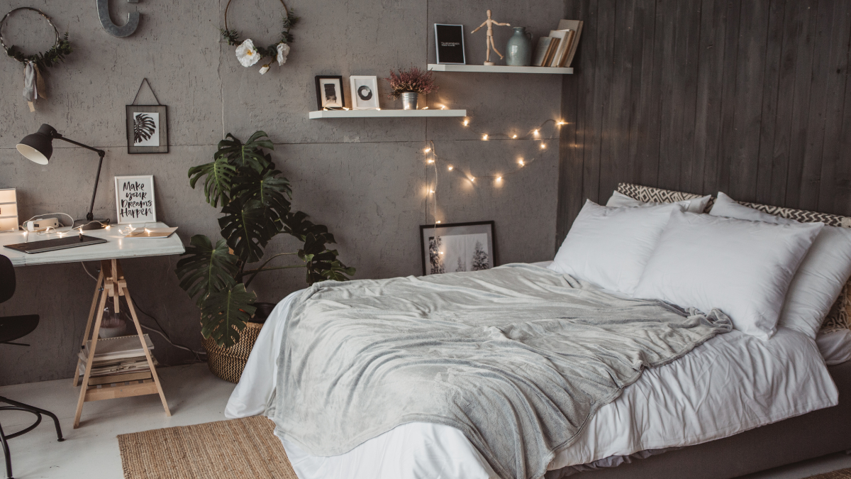 What Bedroom Essentials Should You Buy for a Comfortable Space?